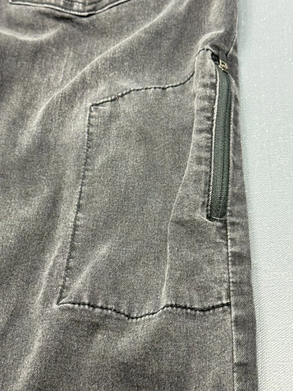 Ripton & Co Womens Size 29 Black Stretch Wide Leg Raw Hem Cargo Jeans High Rise - Picture 7 of 14